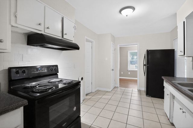 3047 S EDGEWARE RD, Memphis, TN 38118