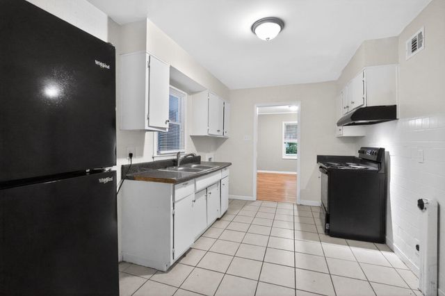 3047 S EDGEWARE RD, Memphis, TN 38118