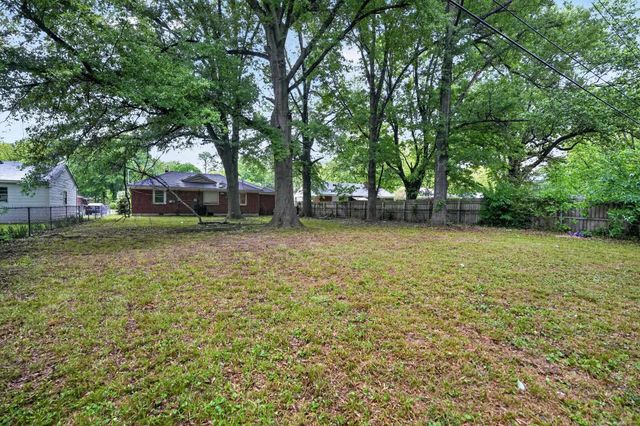 3047 S EDGEWARE RD, Memphis, TN 38118