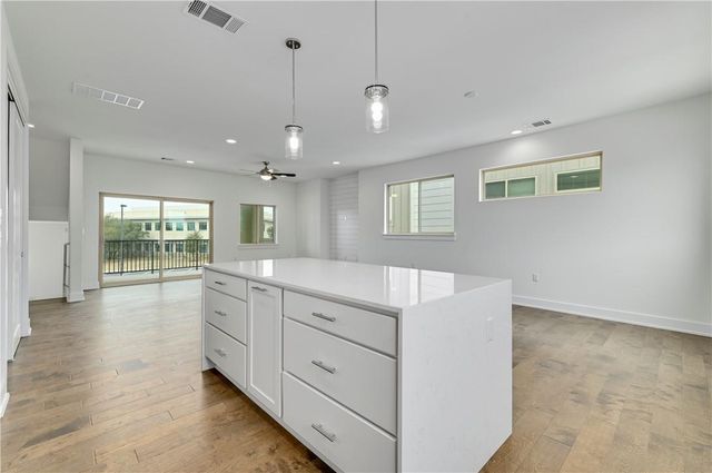 5315 La Crosse LN 8, Austin, TX 78739