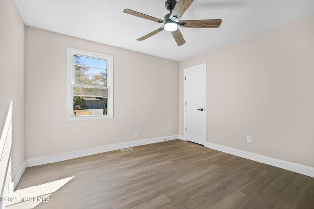 393 E Millstream Road, Cream Ridge, NJ 08514