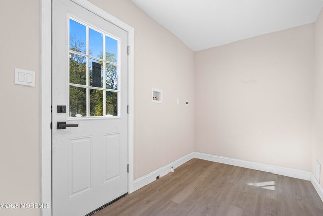 393 E Millstream Road, Cream Ridge, NJ 08514