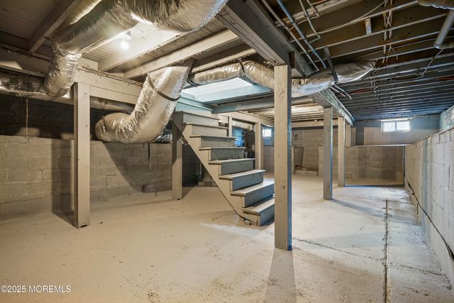 393 E Millstream Road, Cream Ridge, NJ 08514