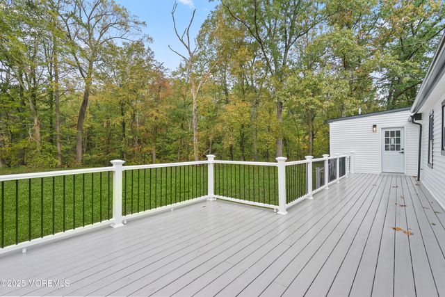 393 E Millstream Road, Cream Ridge, NJ 08514