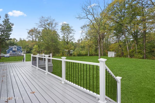 393 E Millstream Road, Cream Ridge, NJ 08514