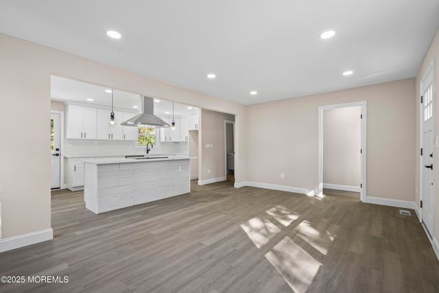 393 E Millstream Road, Cream Ridge, NJ 08514