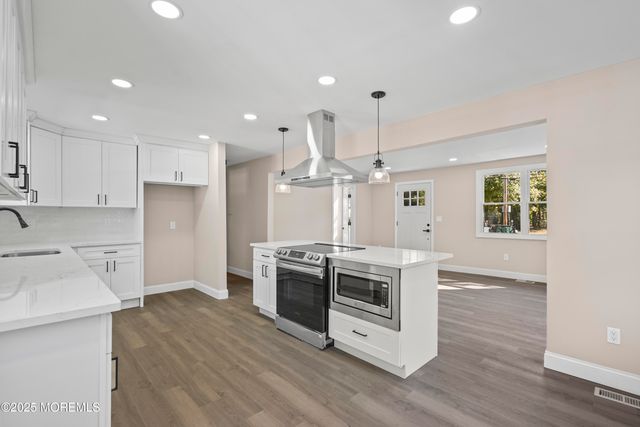 393 E Millstream Road, Cream Ridge, NJ 08514