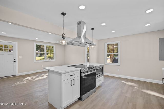 393 E Millstream Road, Cream Ridge, NJ 08514