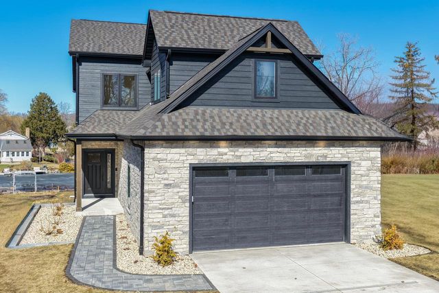 30248 Forest DRIVE, Burlington, WI 53105