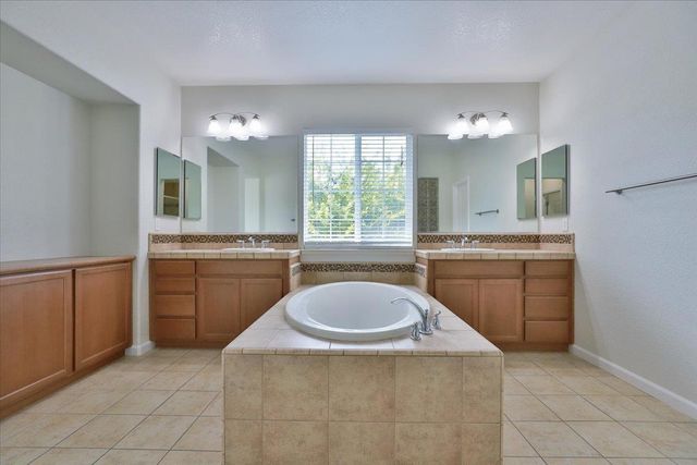 2234 Telegraph Hill Ct, Rocklin, CA 95765