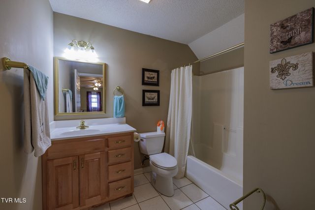 620 Glen Oaks Place, Johnson City, TN 37615