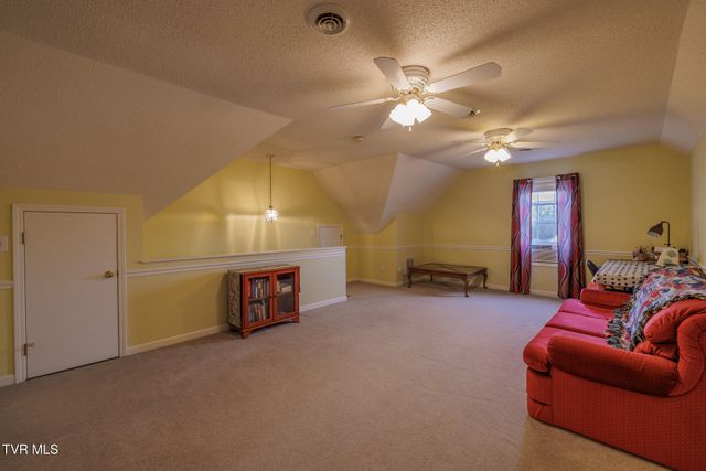 620 Glen Oaks Place, Johnson City, TN 37615