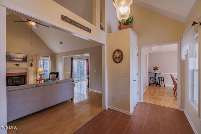 620 Glen Oaks Place, Johnson City, TN 37615