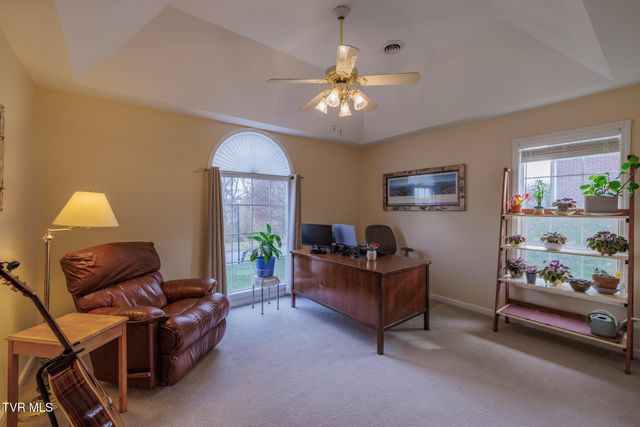 620 Glen Oaks Place, Johnson City, TN 37615