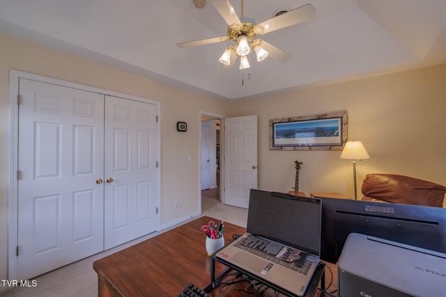 620 Glen Oaks Place, Johnson City, TN 37615