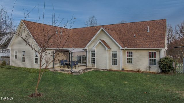 620 Glen Oaks Place, Johnson City, TN 37615