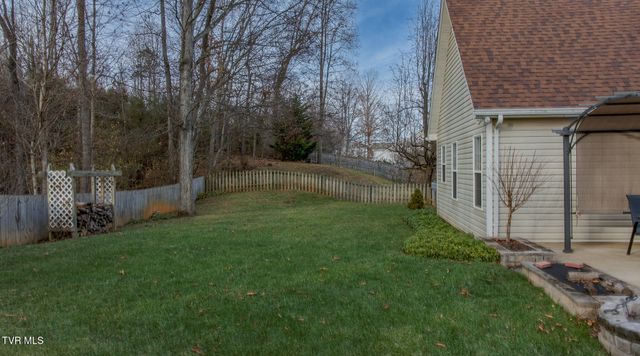 620 Glen Oaks Place, Johnson City, TN 37615