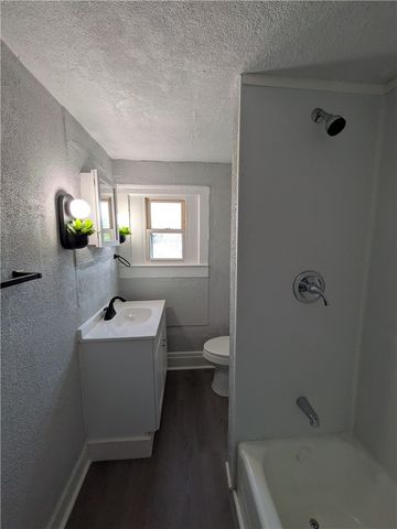 241 E 18th Ave, Homestead, PA 15120