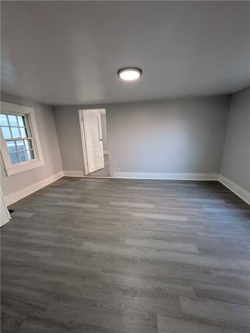 241 E 18th Ave, Homestead, PA 15120