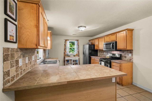 2110 W Holly Street, Fayetteville, AR 72703