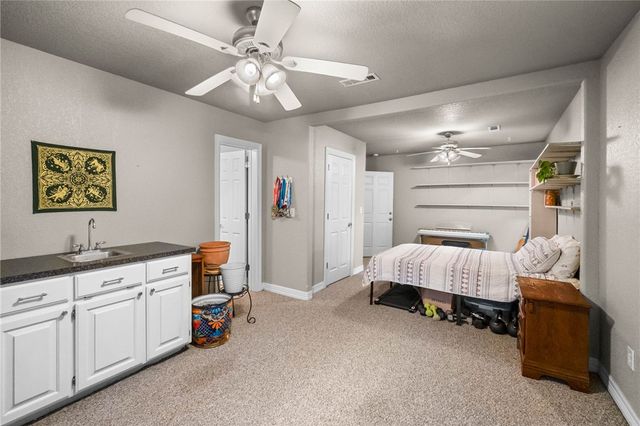 2110 W Holly Street, Fayetteville, AR 72703