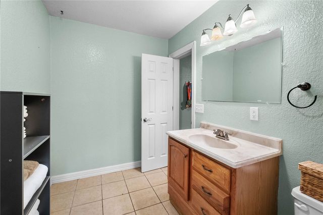 2110 W Holly Street, Fayetteville, AR 72703