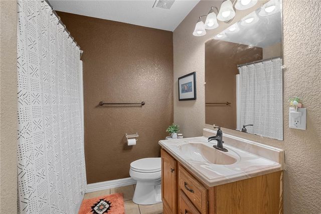 2110 W Holly Street, Fayetteville, AR 72703