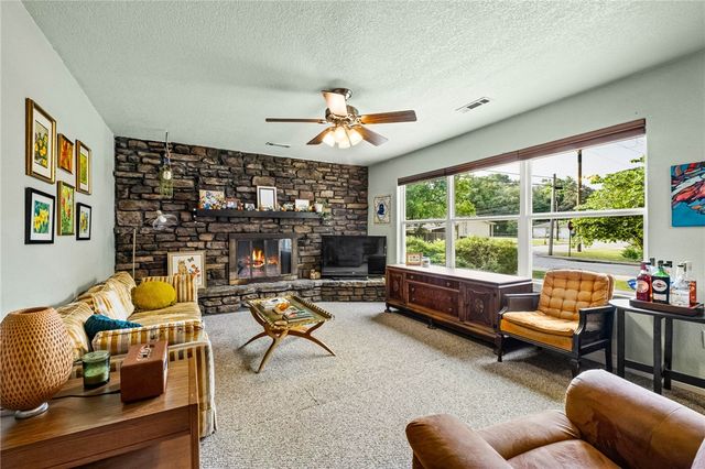 2110 W Holly Street, Fayetteville, AR 72703