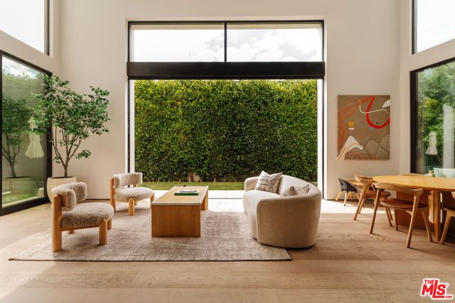 116 S Gretna Green Way, Los Angeles, CA 90049