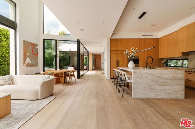 116 S Gretna Green Way, Los Angeles, CA 90049