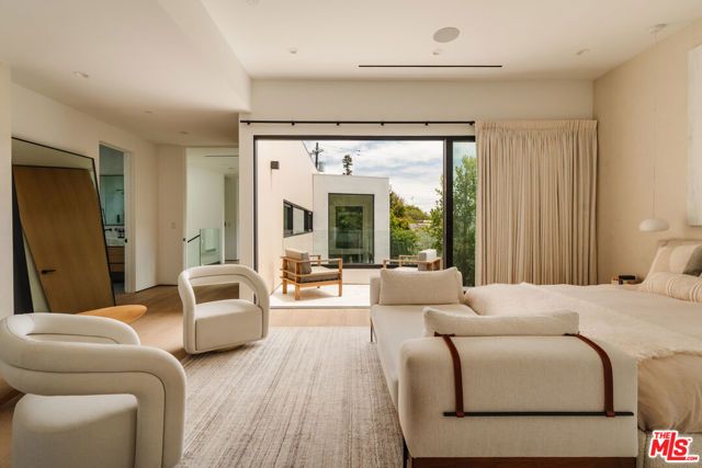 116 S Gretna Green Way, Los Angeles, CA 90049