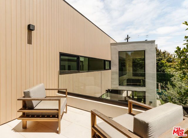 116 S Gretna Green Way, Los Angeles, CA 90049