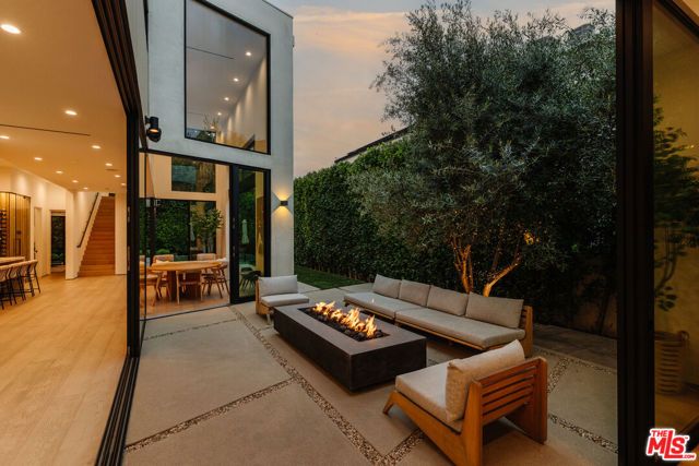 116 S Gretna Green Way, Los Angeles, CA 90049