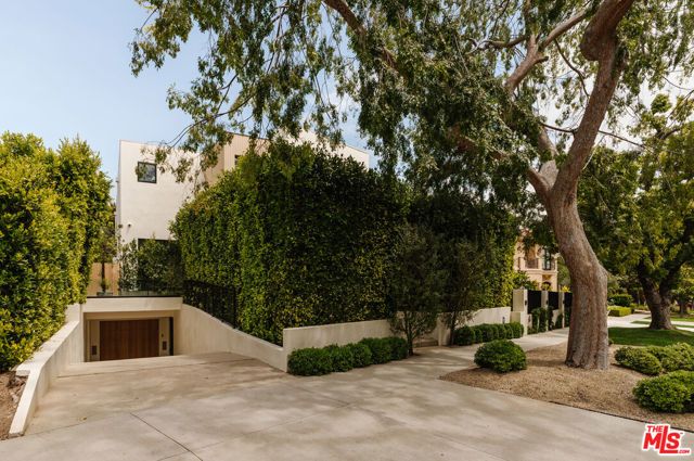 116 S Gretna Green Way, Los Angeles, CA 90049