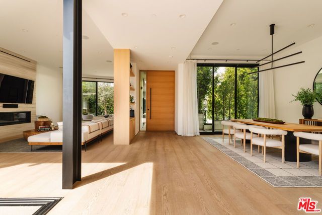 116 S Gretna Green Way, Los Angeles, CA 90049