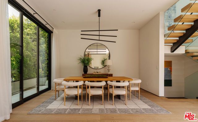 116 S Gretna Green Way, Los Angeles, CA 90049