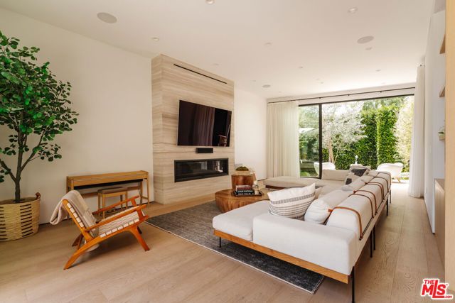 116 S Gretna Green Way, Los Angeles, CA 90049