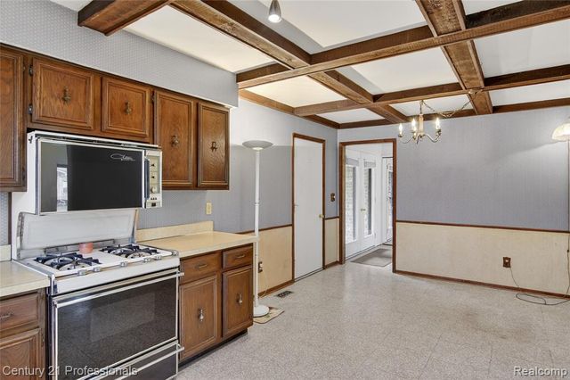 46300 Gainsborough Drive, Canton, MI 48187