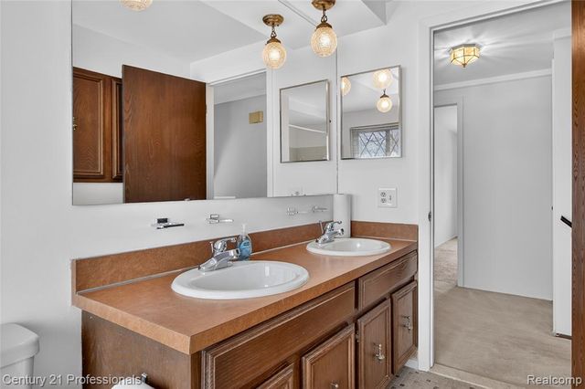 46300 Gainsborough Drive, Canton, MI 48187