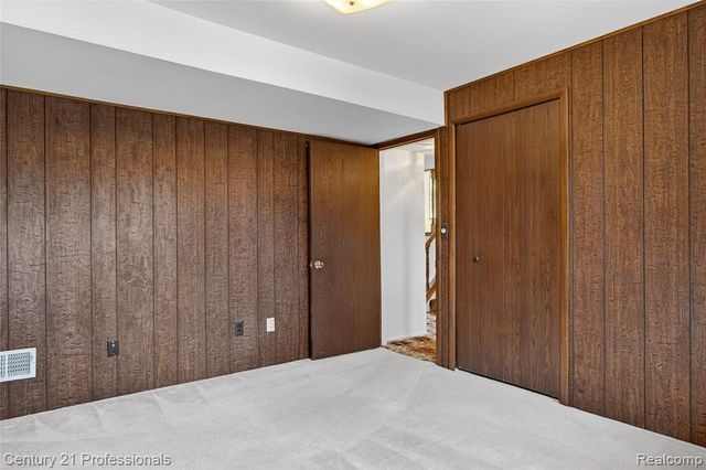 46300 Gainsborough Drive, Canton, MI 48187