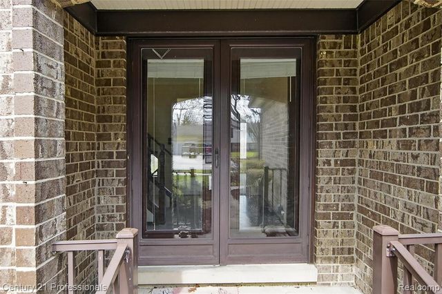 46300 Gainsborough Drive, Canton, MI 48187