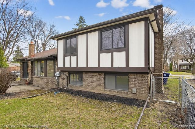 46300 Gainsborough Drive, Canton, MI 48187