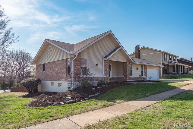 5902 Briarmist Place, St Louis, MO 63128