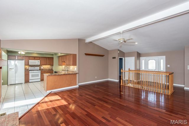 5902 Briarmist Place, St Louis, MO 63128