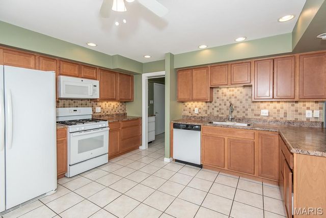 5902 Briarmist Place, St Louis, MO 63128