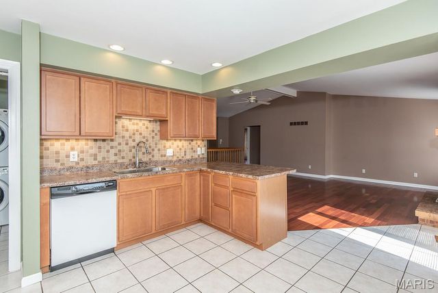 5902 Briarmist Place, St Louis, MO 63128