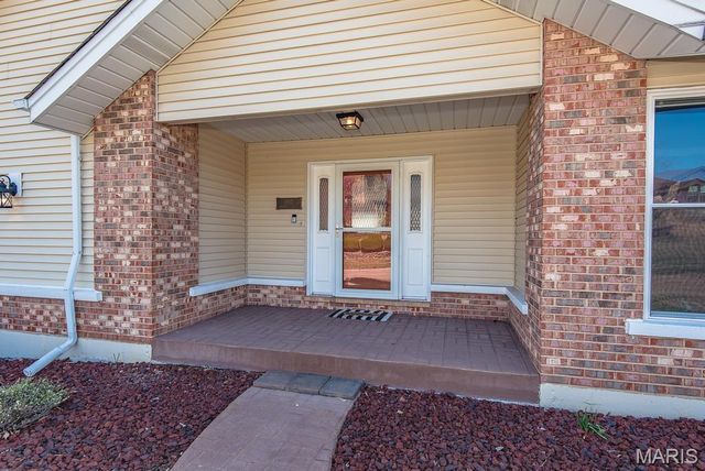 5902 Briarmist Place, St Louis, MO 63128