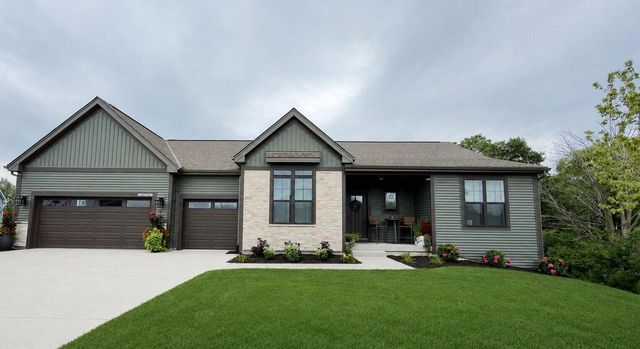 W194N15787 East Gate COURT, Jackson, WI 53037