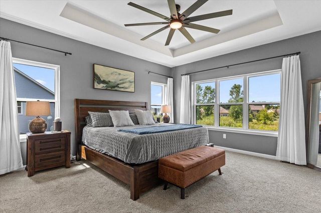 W194N15787 East Gate COURT, Jackson, WI 53037