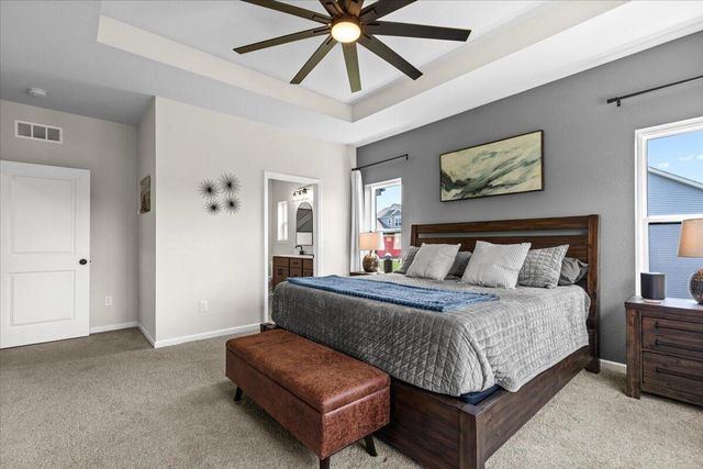 W194N15787 East Gate COURT, Jackson, WI 53037